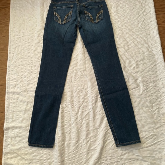 Hollister Classic Blue Women's Skinny Jeans - Picture 10 of 16